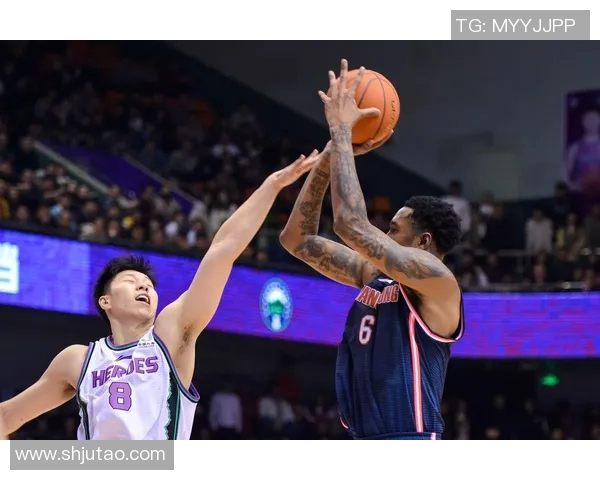 马尚布鲁克斯的篮球传奇之路与职业生涯的辉煌成就探讨